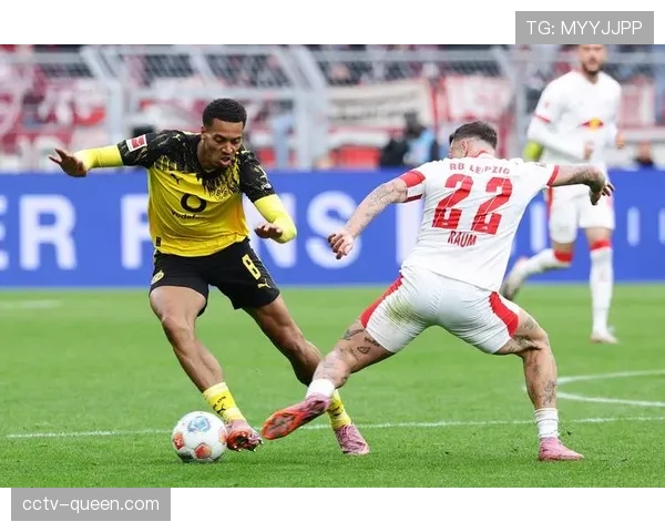 多特蒙德3-2险胜莱比锡,赛后数据显示双方在对方半场争夺超过200次 多特蒙德3-2险胜莱比锡,赛后数据显示双方在对方半场争夺超过200次