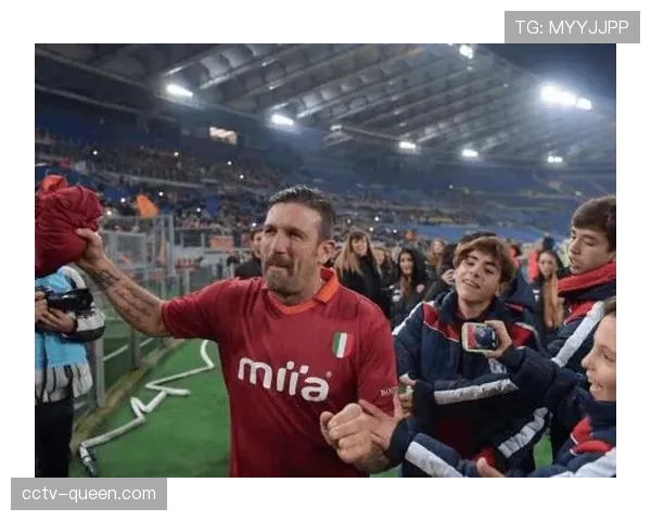 意甲传奇队与意大利演艺明星队在罗马举办年度慈善赛